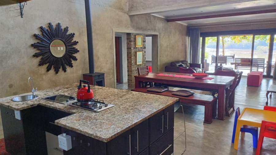 4 Bedroom Property for Sale in Viljoenskroon Rural Free State